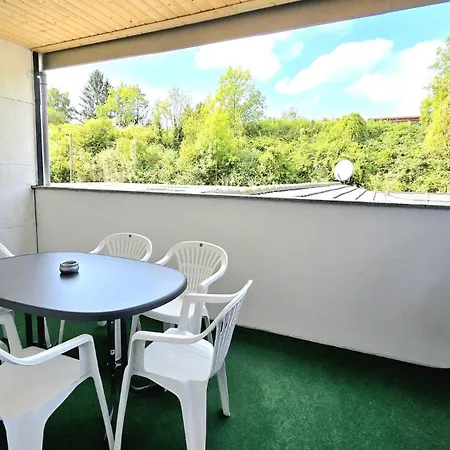 Monteurwohnung Mit Balkon, 4 Zimmer, Voll Ausgestattet, Waesche Inklusive, Kostenfreier Parkplatz Und Wlan - Ka01 * איסרלון
